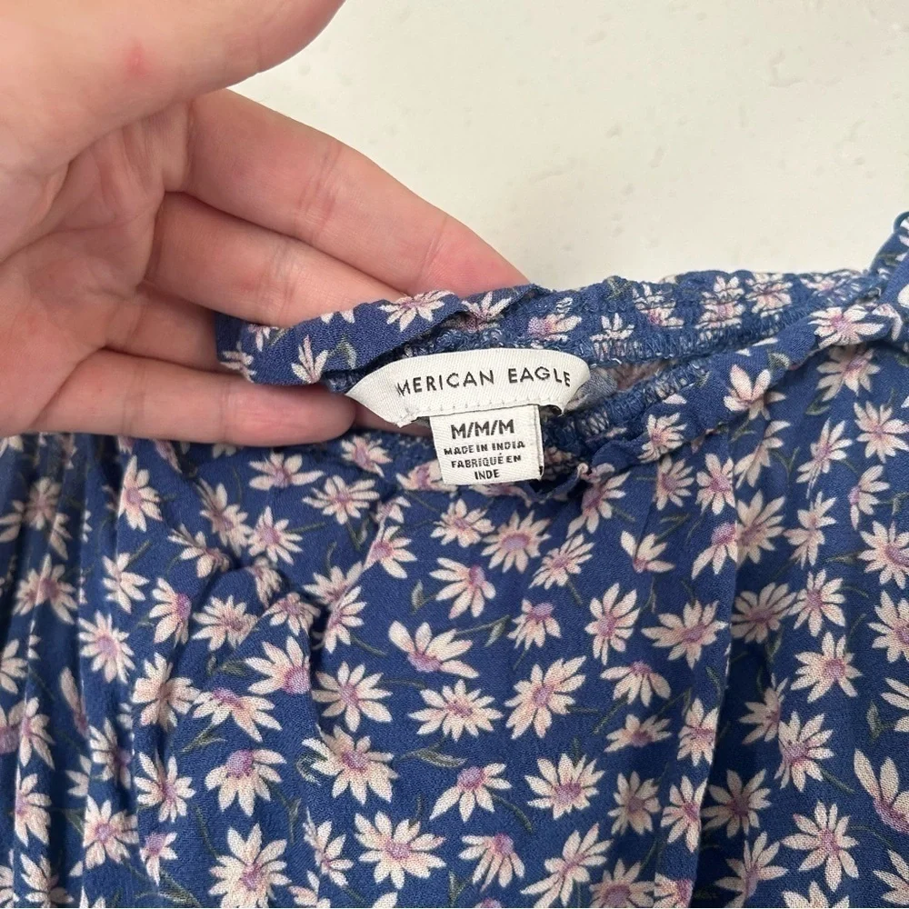 🦋 American Eagle Outfitters Blue Floral Spaghetti Strap Crop Top Medium